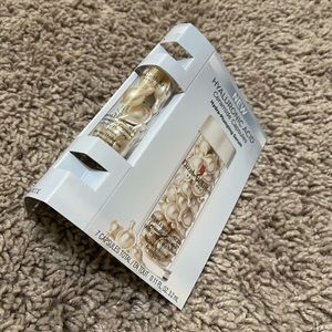 NEW hyaluronic Acid Serum Elizabeth Arden .11 Oz